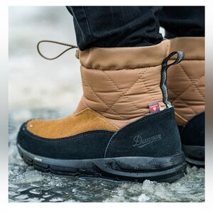 Danner Men's Size 9 Cloud Cap Black and Tan Snow Boots Waterproof